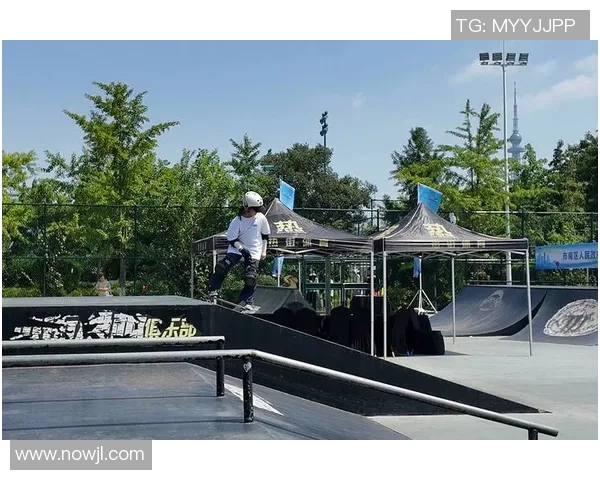 深圳滑板队耐力训练揭秘:如何在极限运动中提升持久力与技巧 深圳滑板队耐力训练揭秘:如何在极限运动中提升持久力与技巧